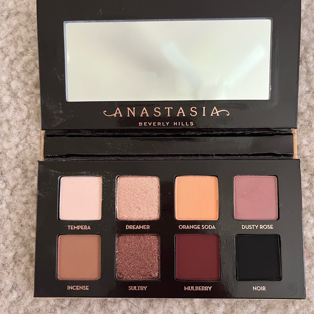 Anastasia Soft Glam II Palette